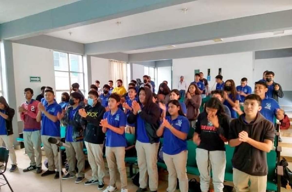 Brindan talleres de prevención de delitos a adolescentes de Miacatlán