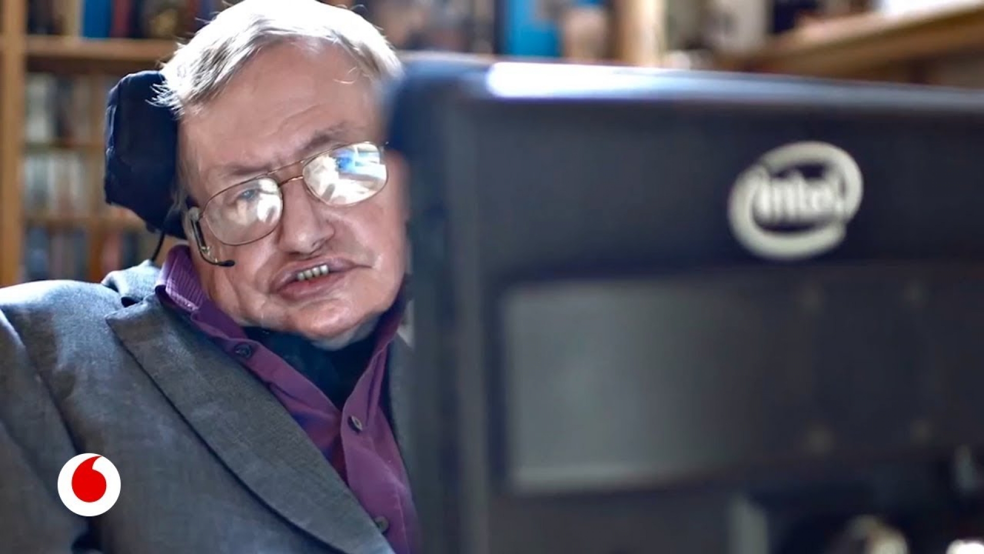 Cómo funciona la tecnología que le permitía hablar a Stephen Hawking
