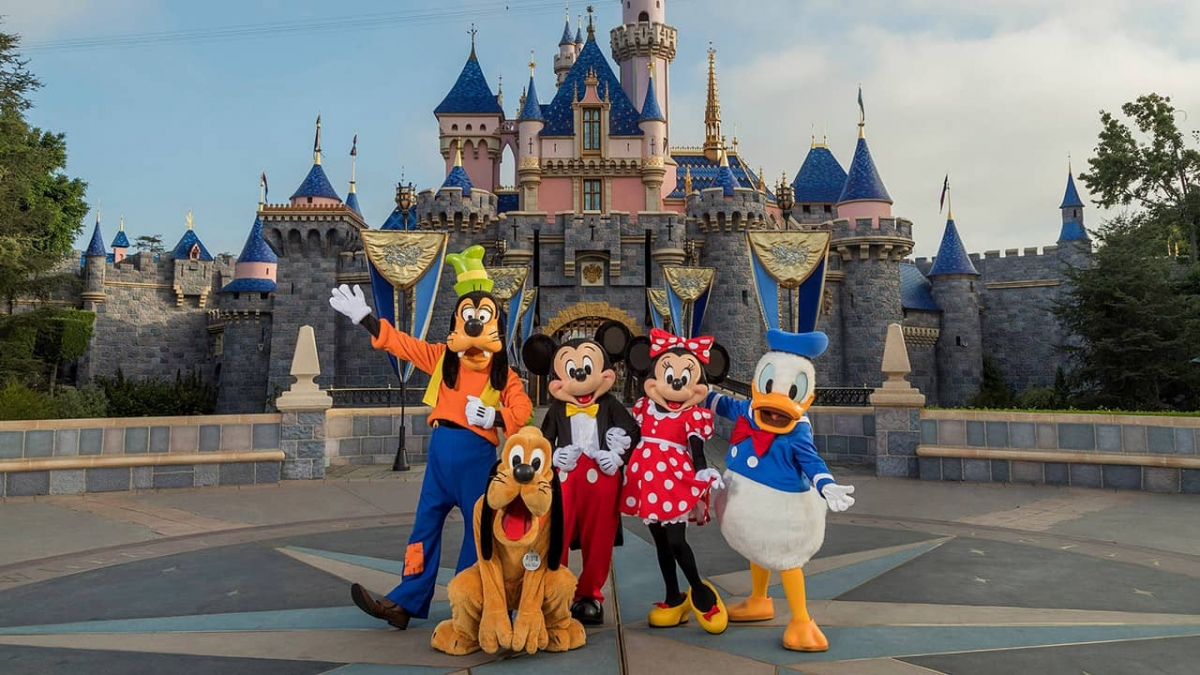 California regala boletos para ir a Disneyland tras reapertura por COVID-19