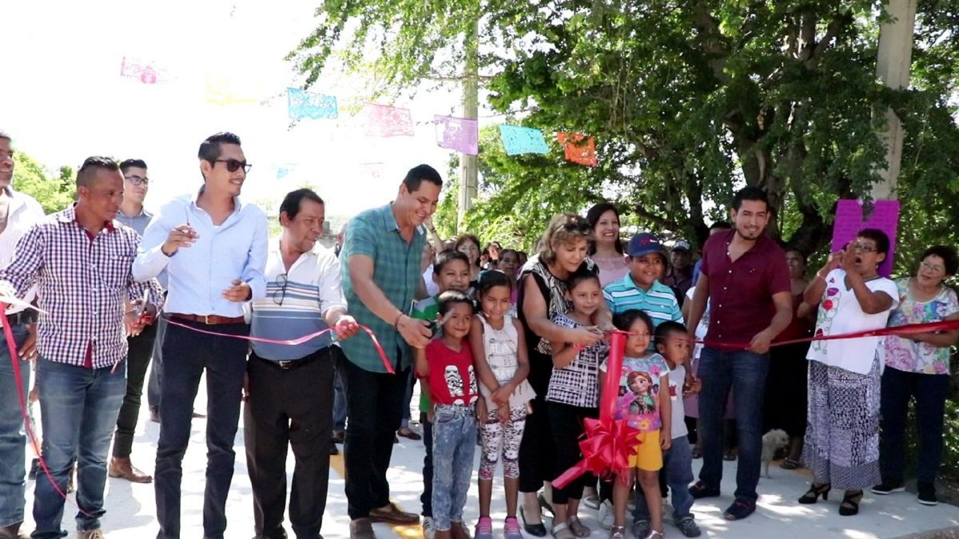 Inauguran pavimentación de cinco calles en colonia de Jojutla