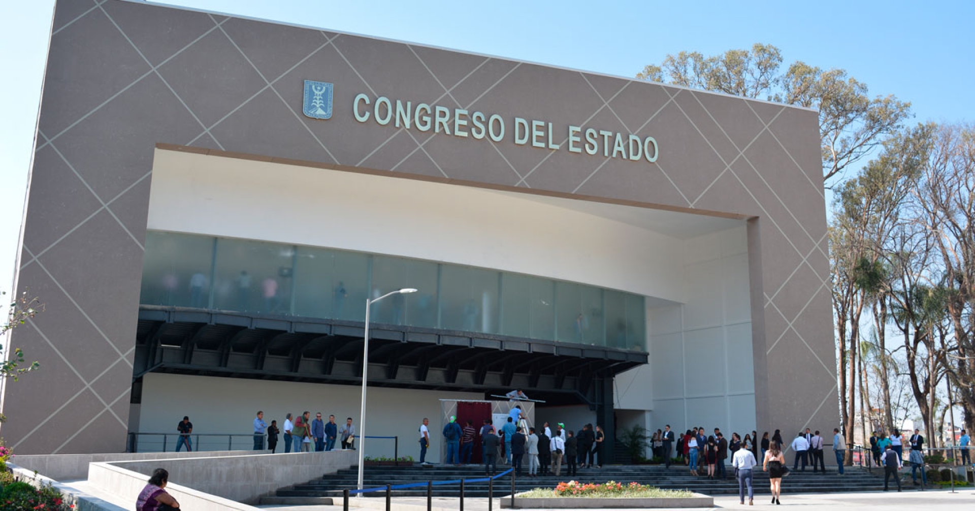 Procesarán a Karina Arteaga por falsificación de documento