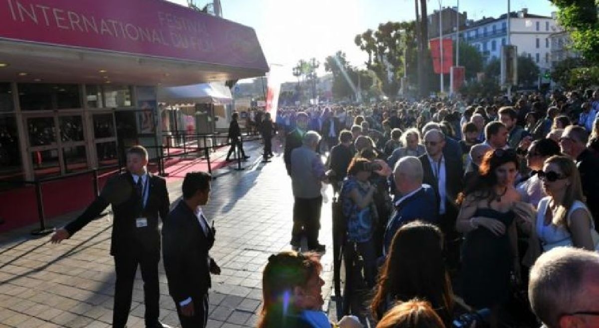 Evacúan Festival de Cannes por mochila sospechosa