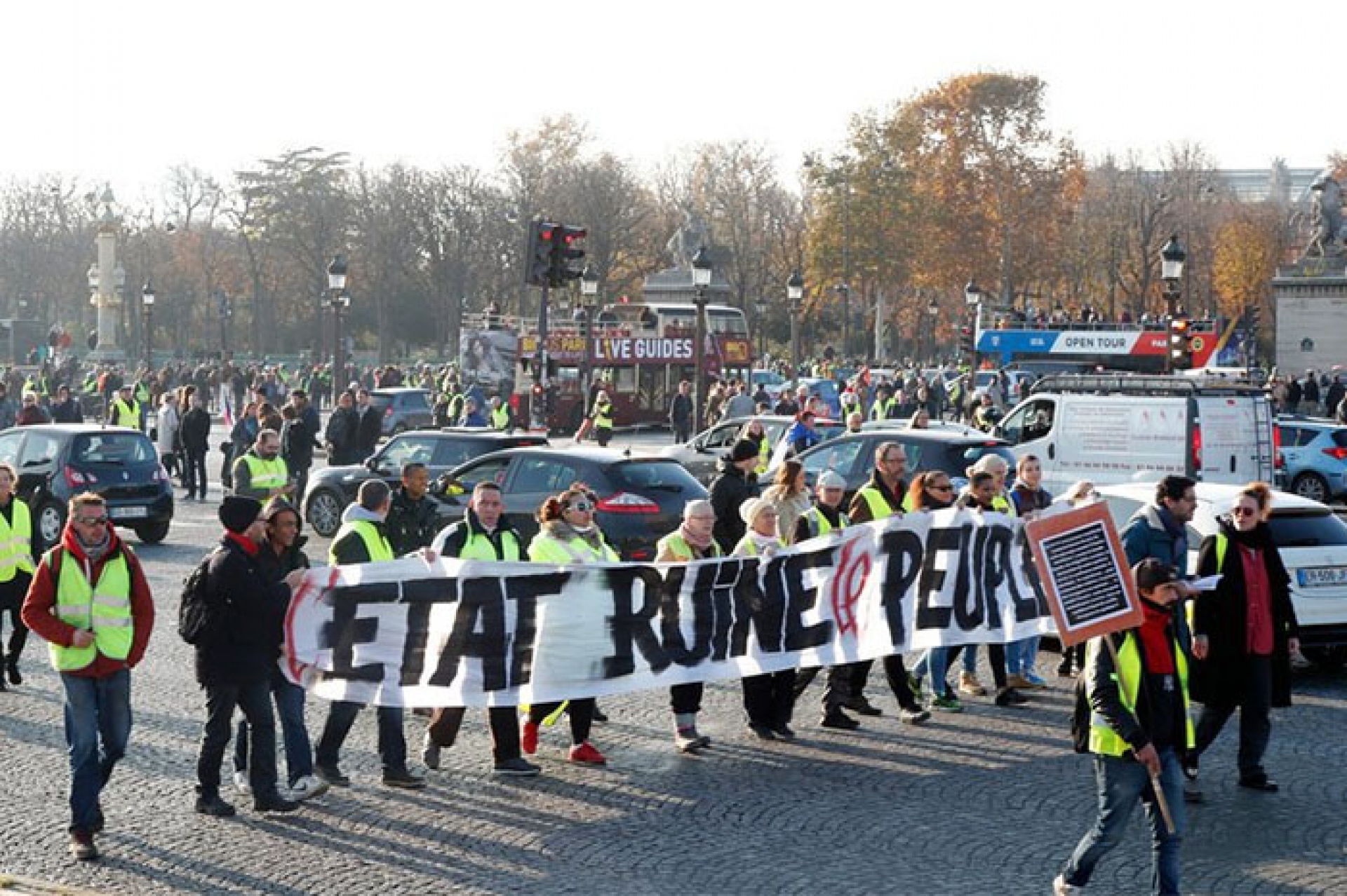 Más de cien mil personas protestan en Francia por “gasolinazo”