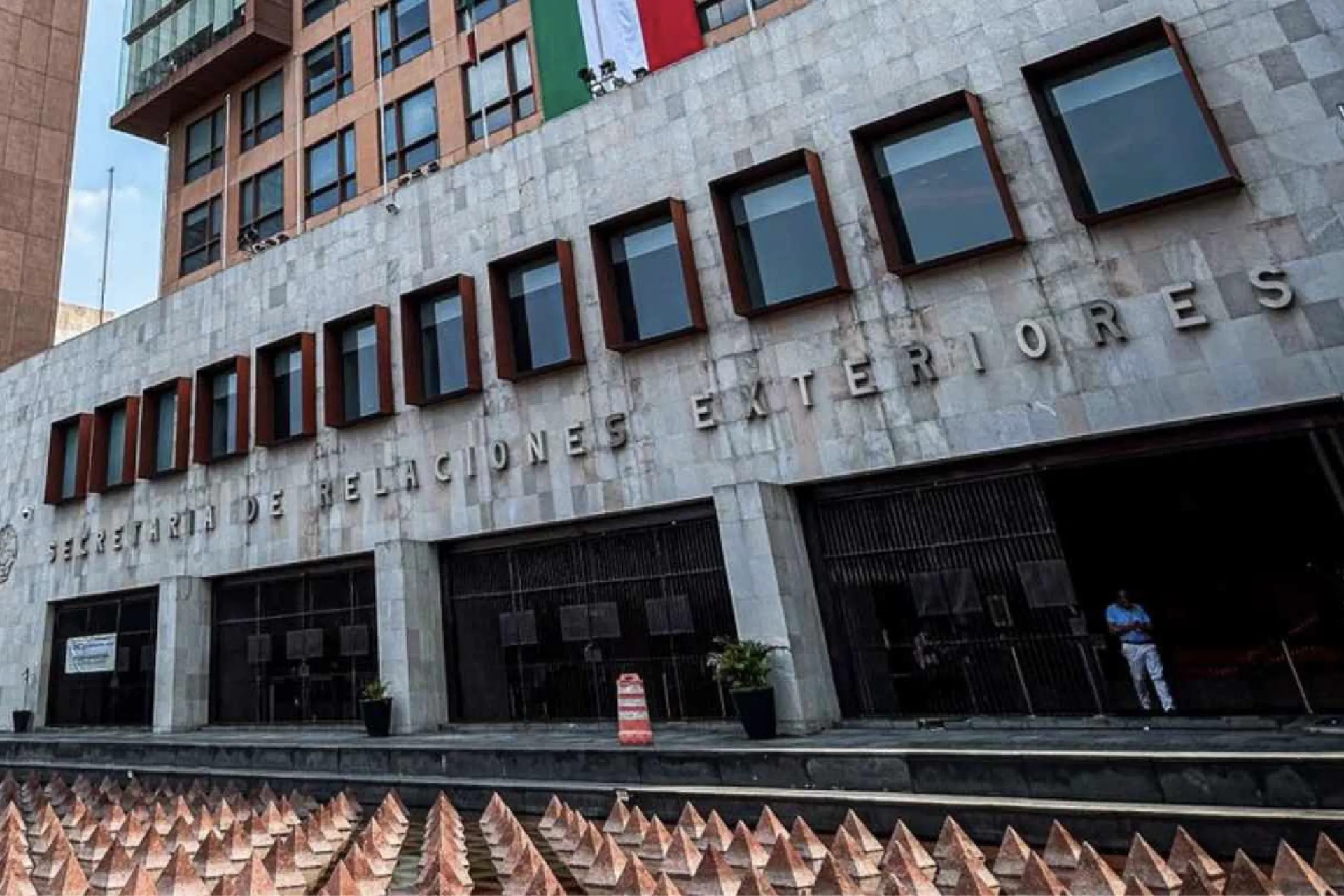 SRE confirma solicitud de extradición de EU contra Rocha Moya