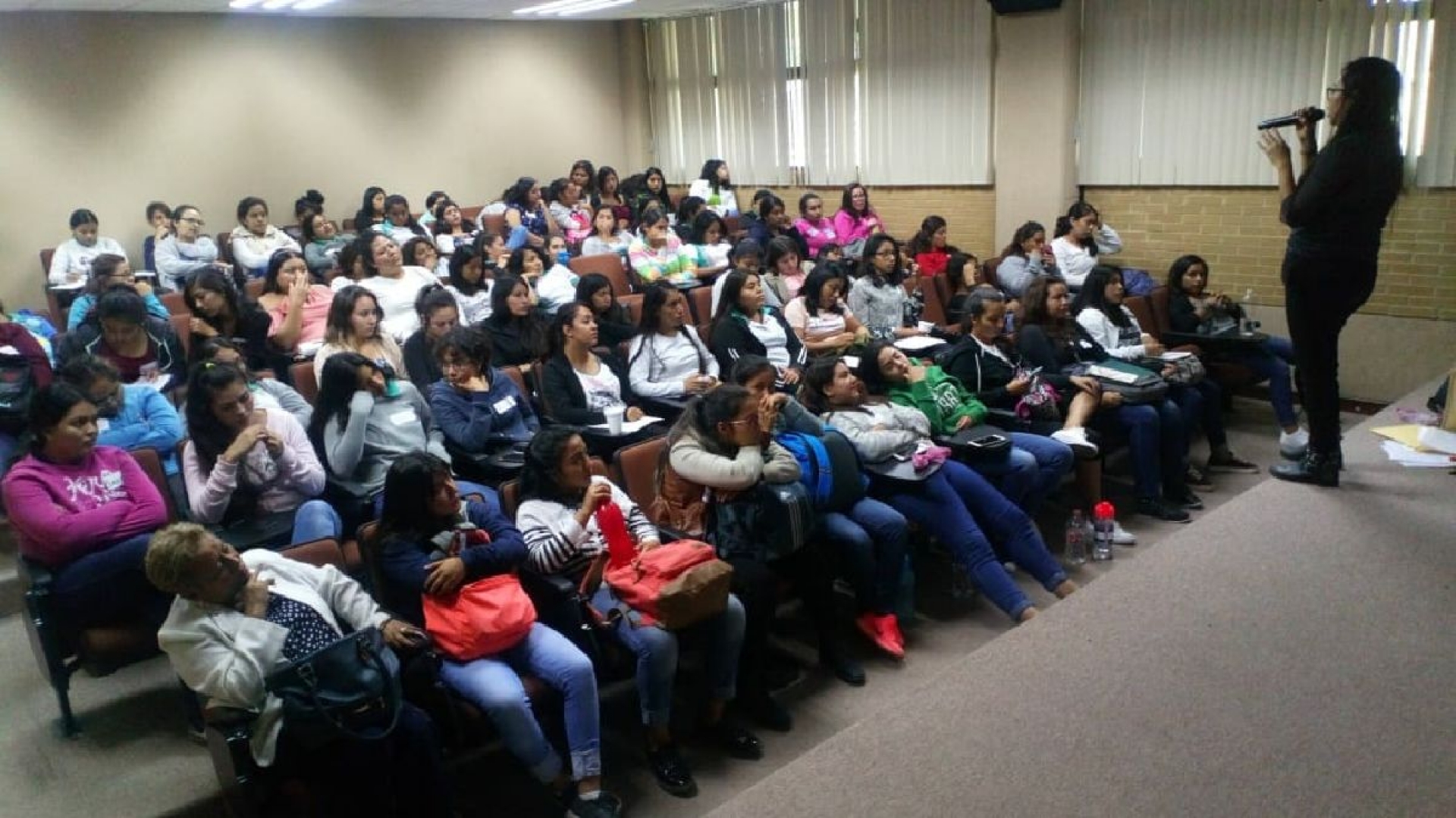Inician talleres de sensibilización para eliminar la violencia contra la mujer en Puente de Ixtla