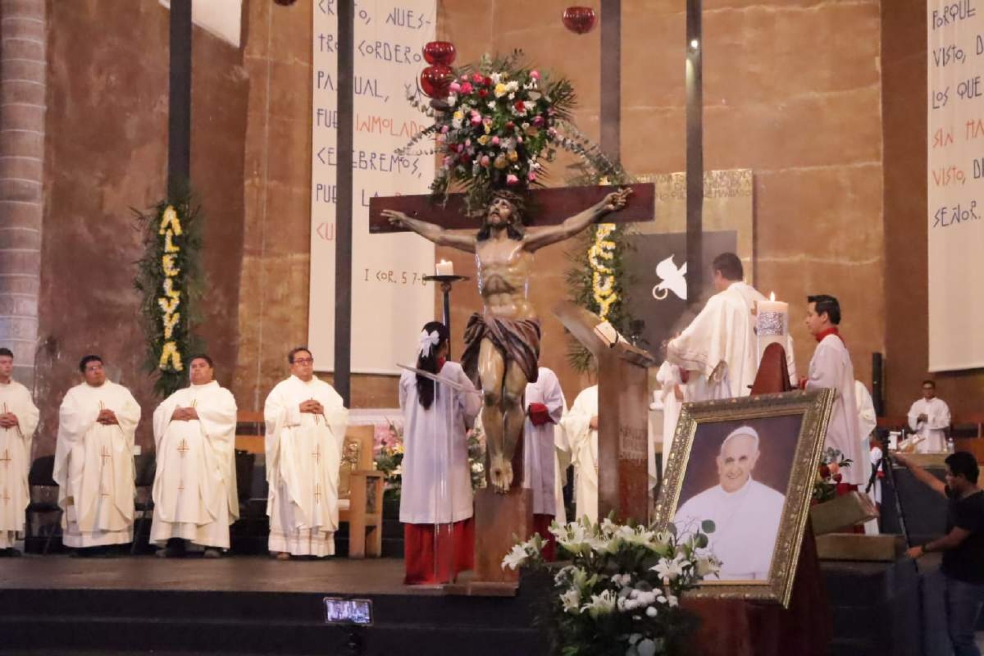 Dos cardenales de México pueden asumir el papado