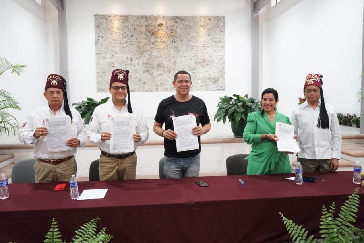 Firman convenio Ayuntamiento de Jojutla y Shrine Club