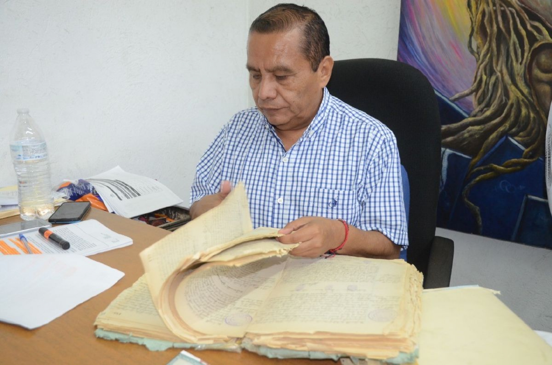 Buscan preservar 19 libros de registro de nacimiento en Cuautla