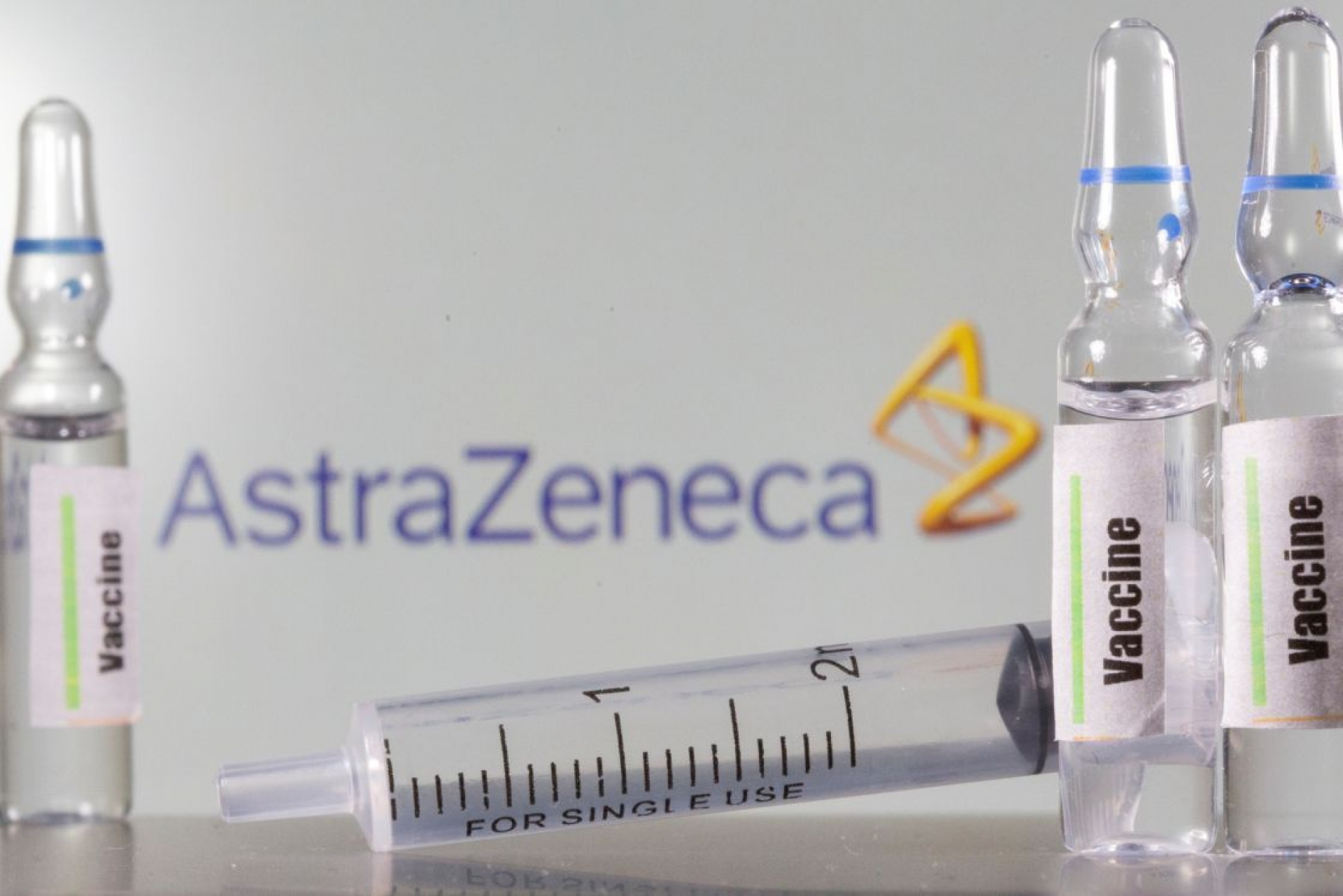 AMLO celebra aprobación en Reino Unido de vacuna de AstraZeneca