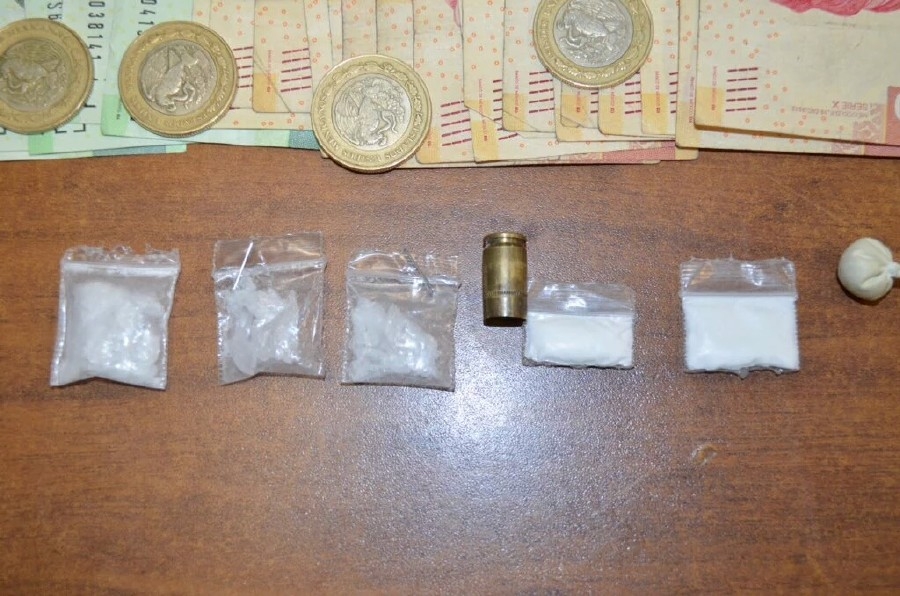 Capturan a joven en posesión de “cristal” y cocaína