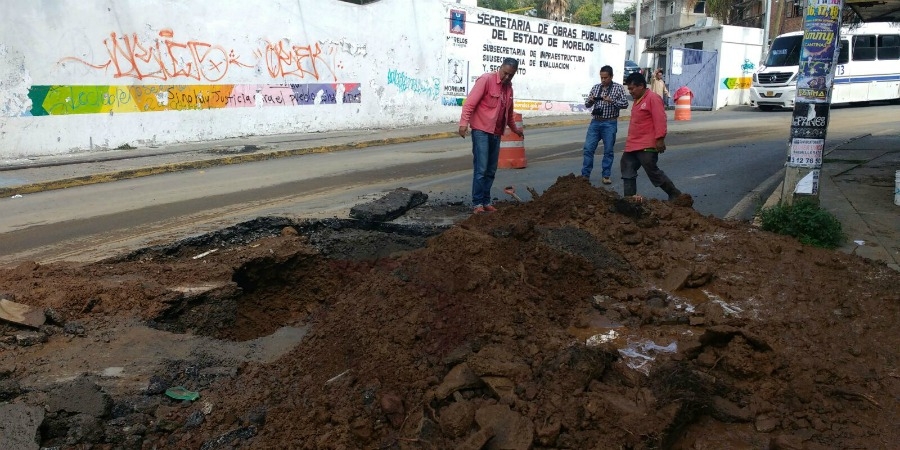 Por fuertes lluvias, la avenida Universidad nuevamente se vio afectada