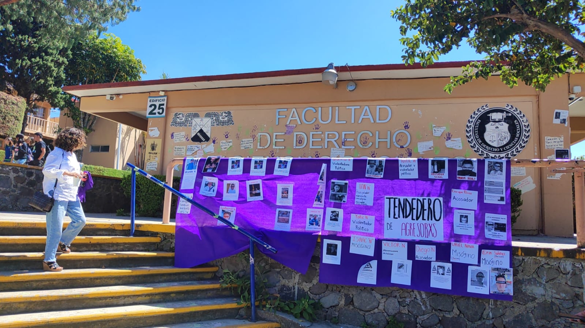 Instala comunidad estudiantil de FDyCS-UAEM 'tendedero de agresores', este 8M