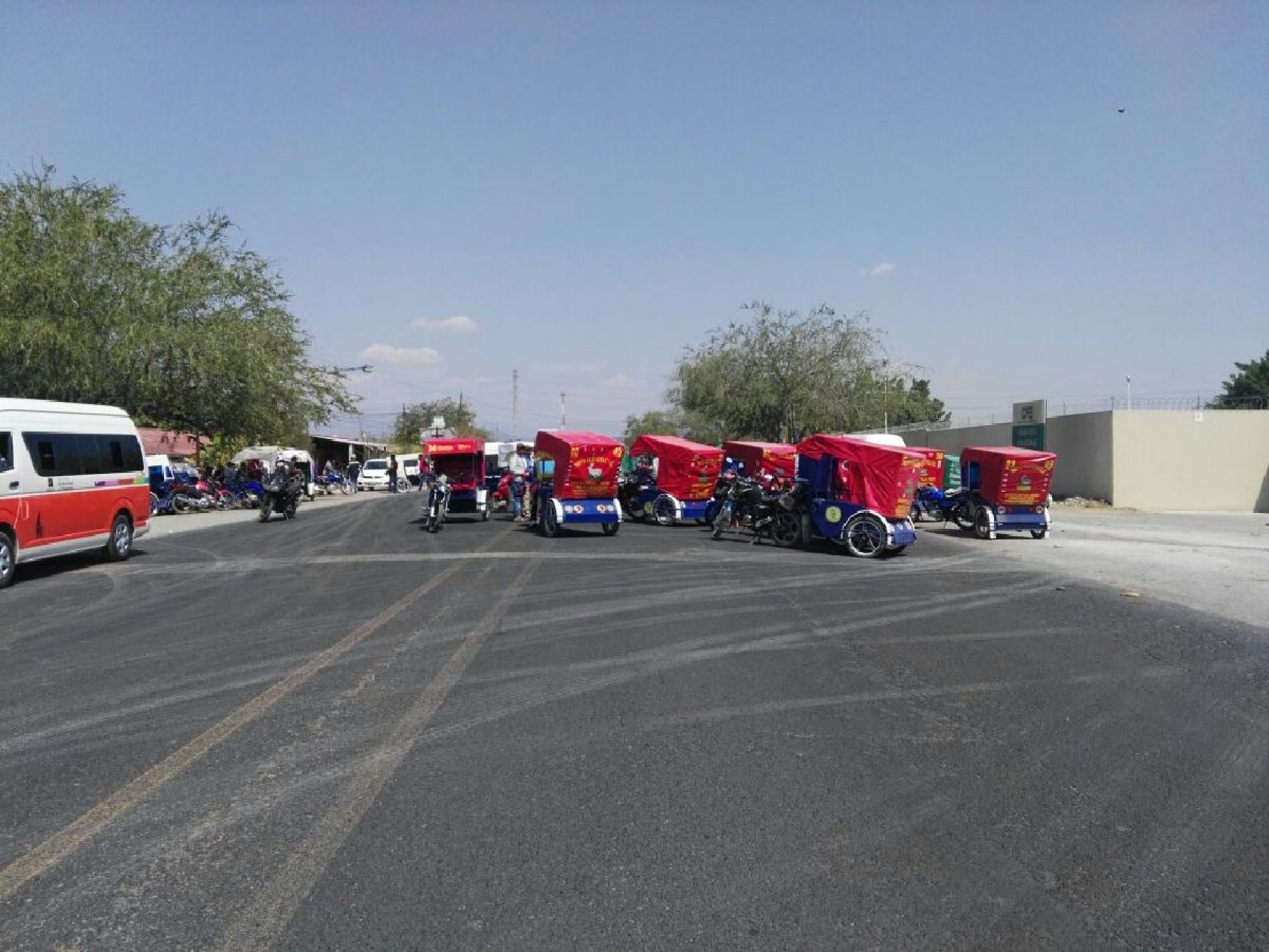Bloquean carretera en Xoxocotla planillas inconformes con resultado de la elección del Concejo Municipal