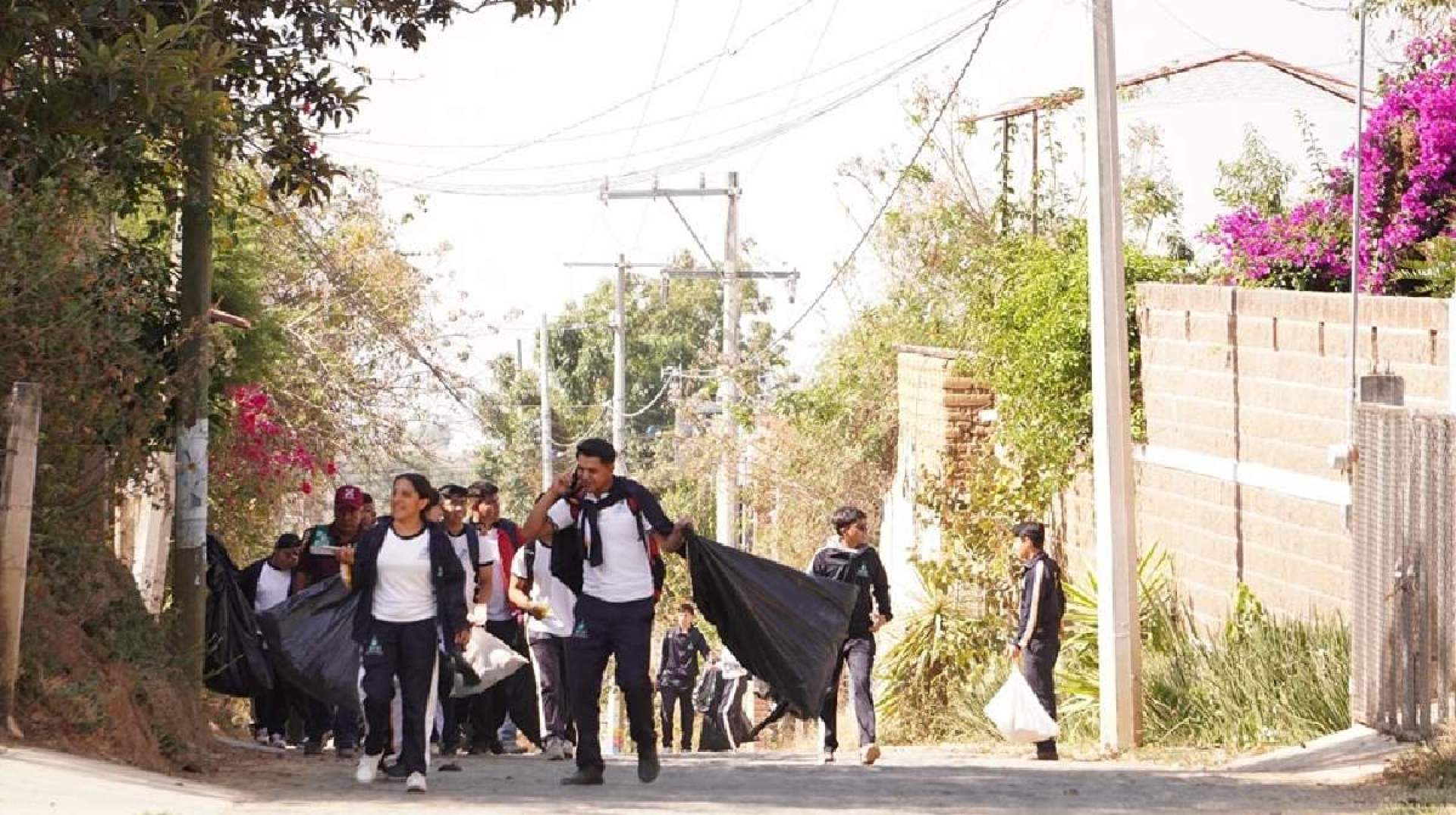 Alumnos del CBTA 190 de Ocuituco realizan labores comunitarias