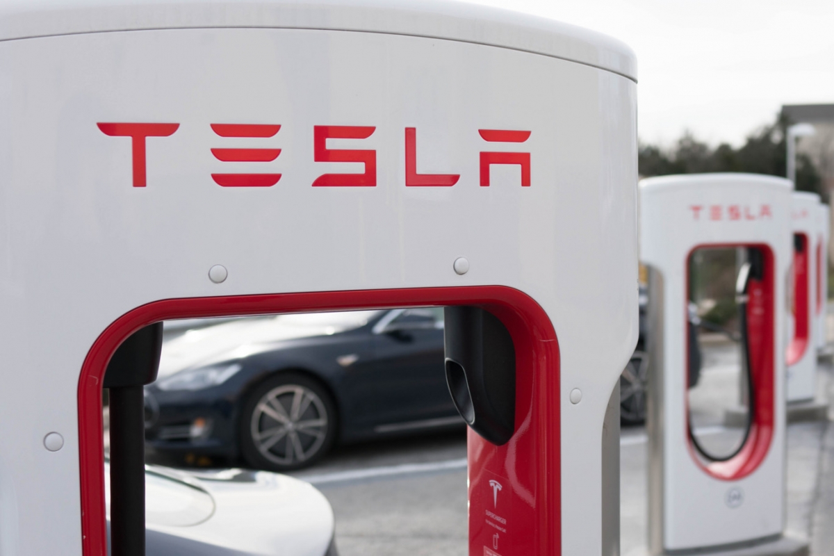 Las estaciones Supercharger de Tesla ya no serán gratuitas, pero en México de momento sí