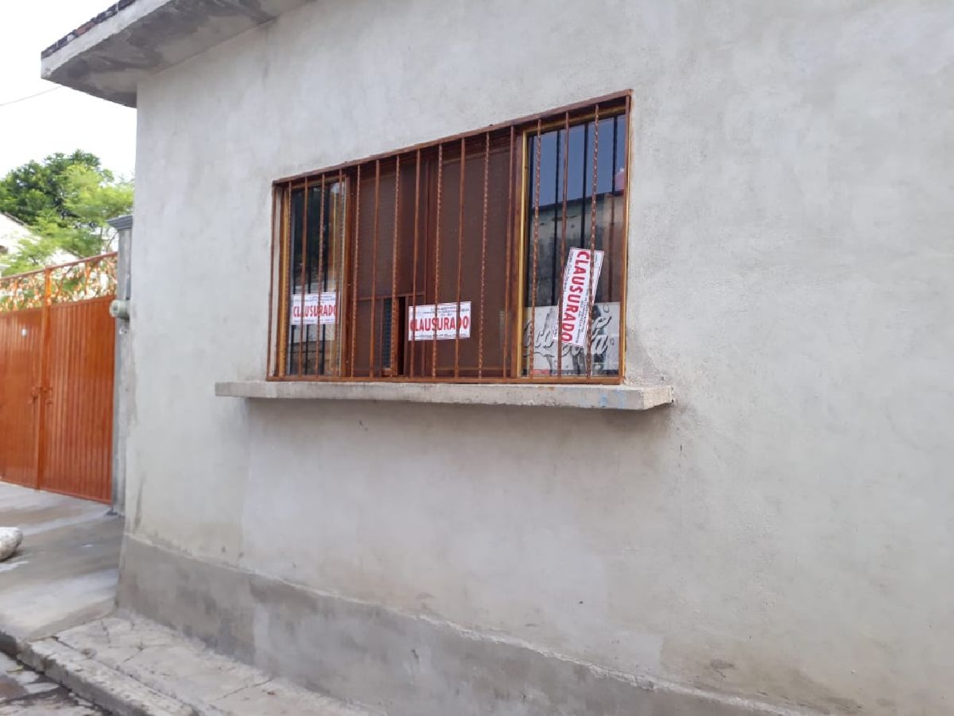 Realiza Coprisem operativo para incautar alcohol adulterado en la región oriente