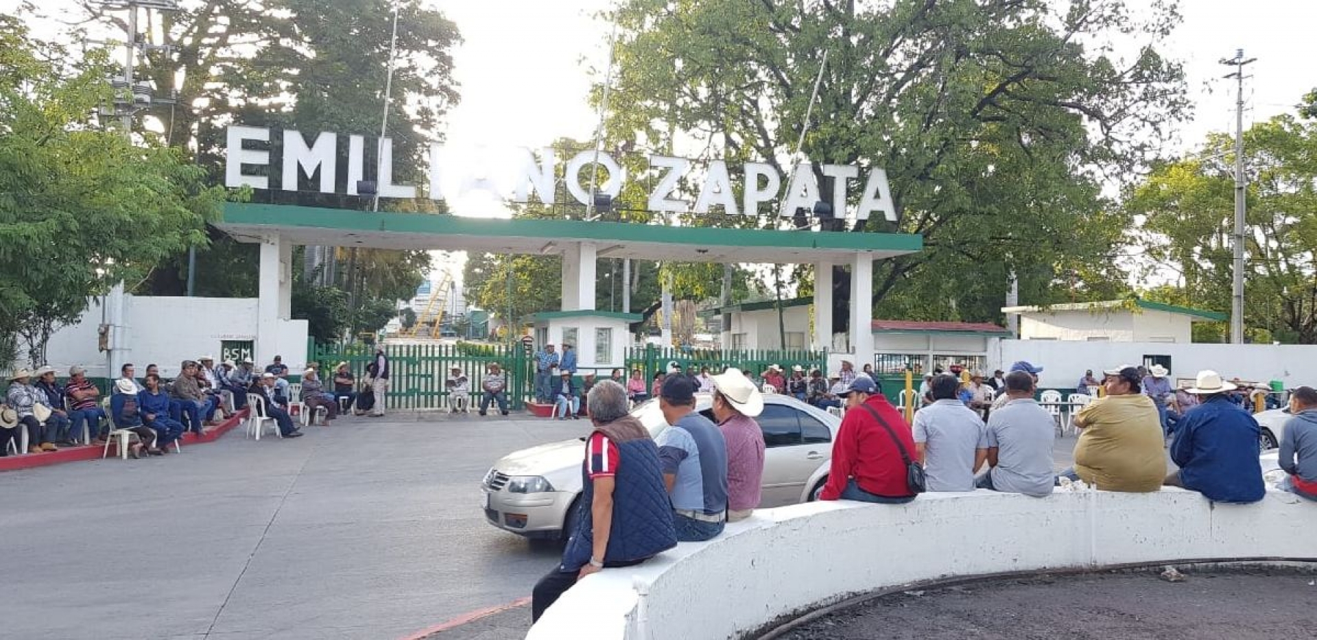 Cañeros toman las instalaciones del IEZ