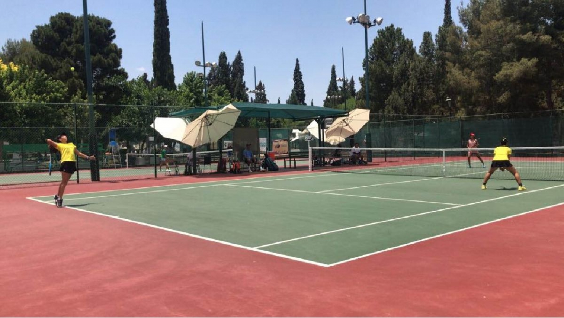 Ganan medalla de bronce en tenis