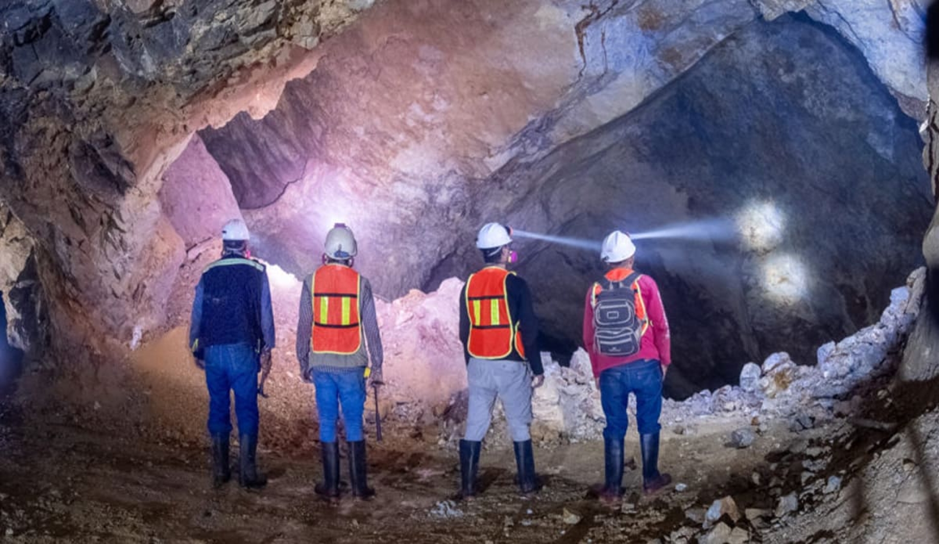 Reportan desaparición de 10 mineros en Concordia, Sinaloa