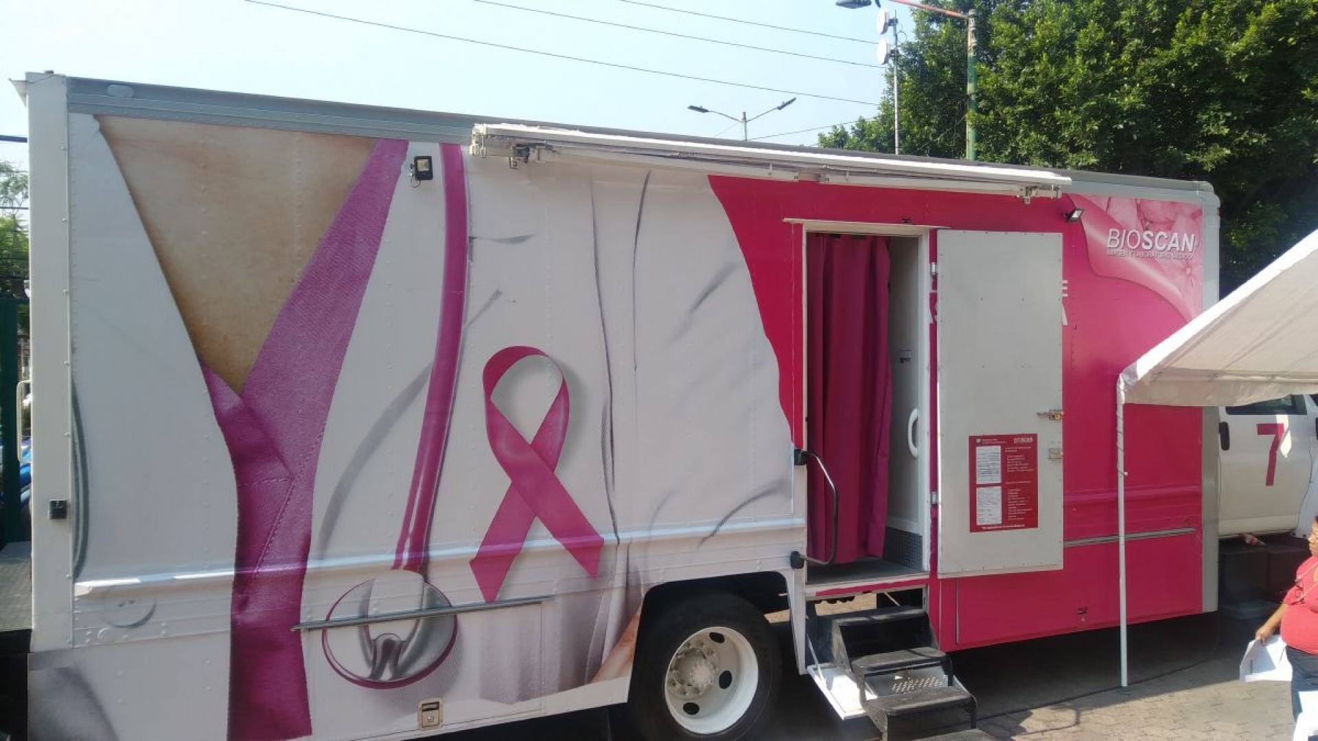 El IMSS instala unidad móvil de mastografías
