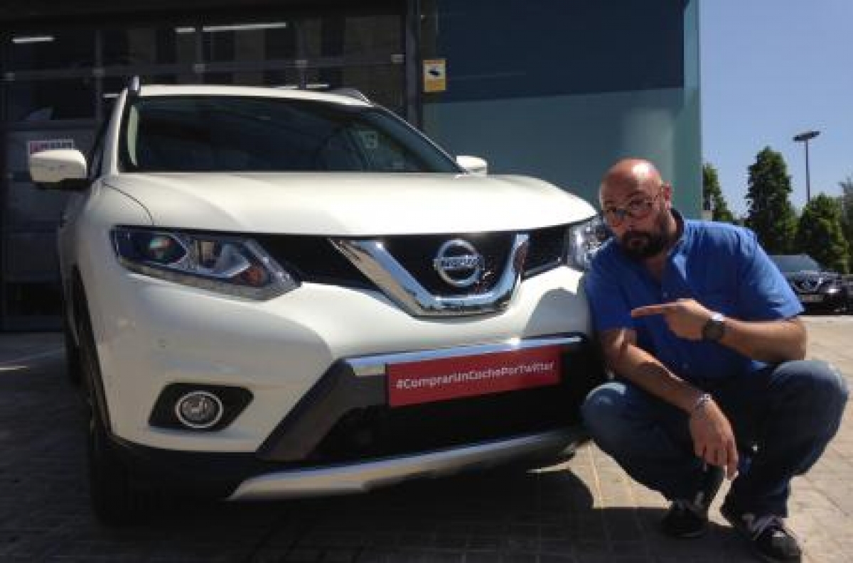 Nissan, primera armadora en vender un automóvil por Twitter