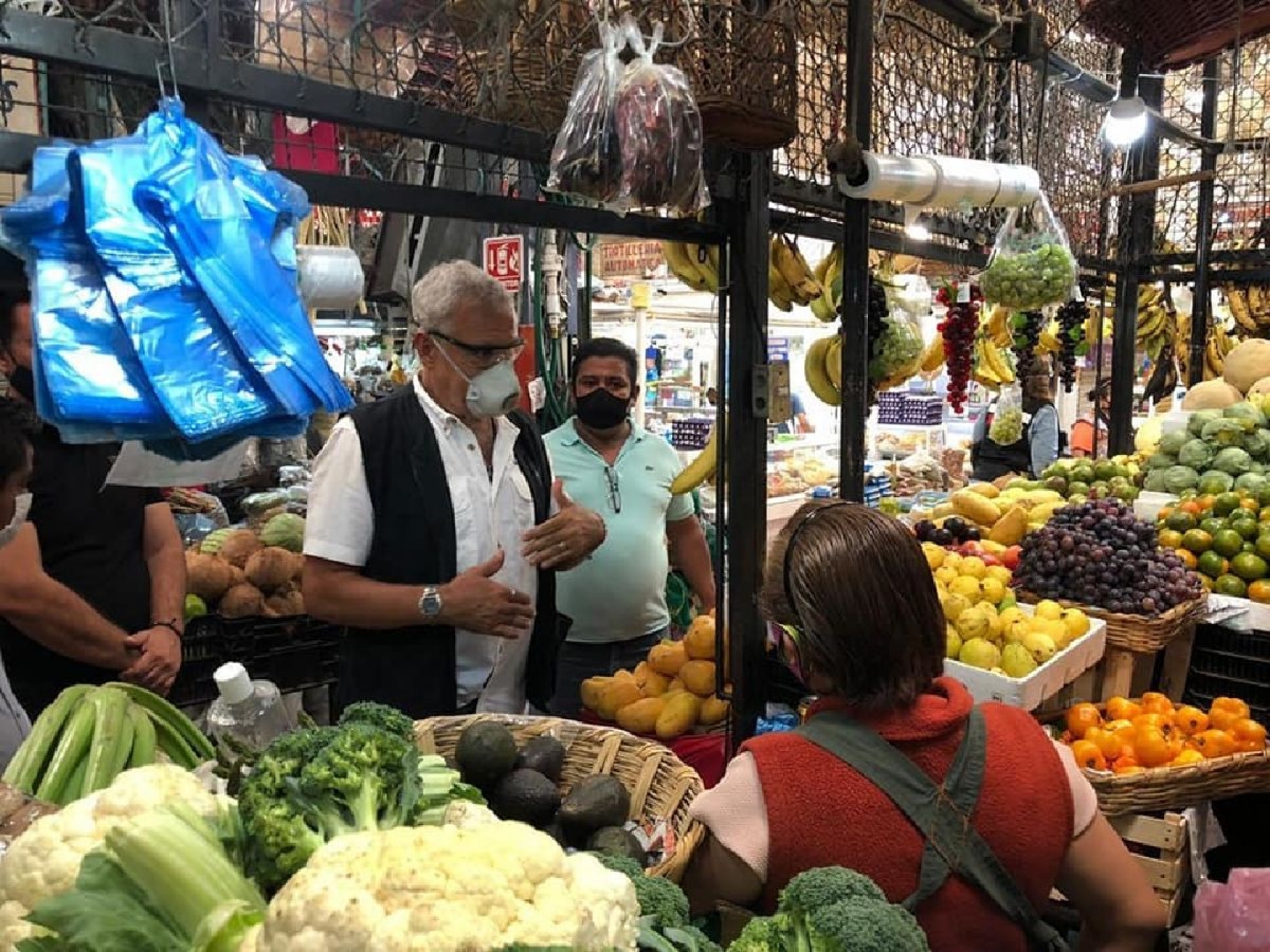 Supervisan mercados de Buenavista y Lomas de la Selva