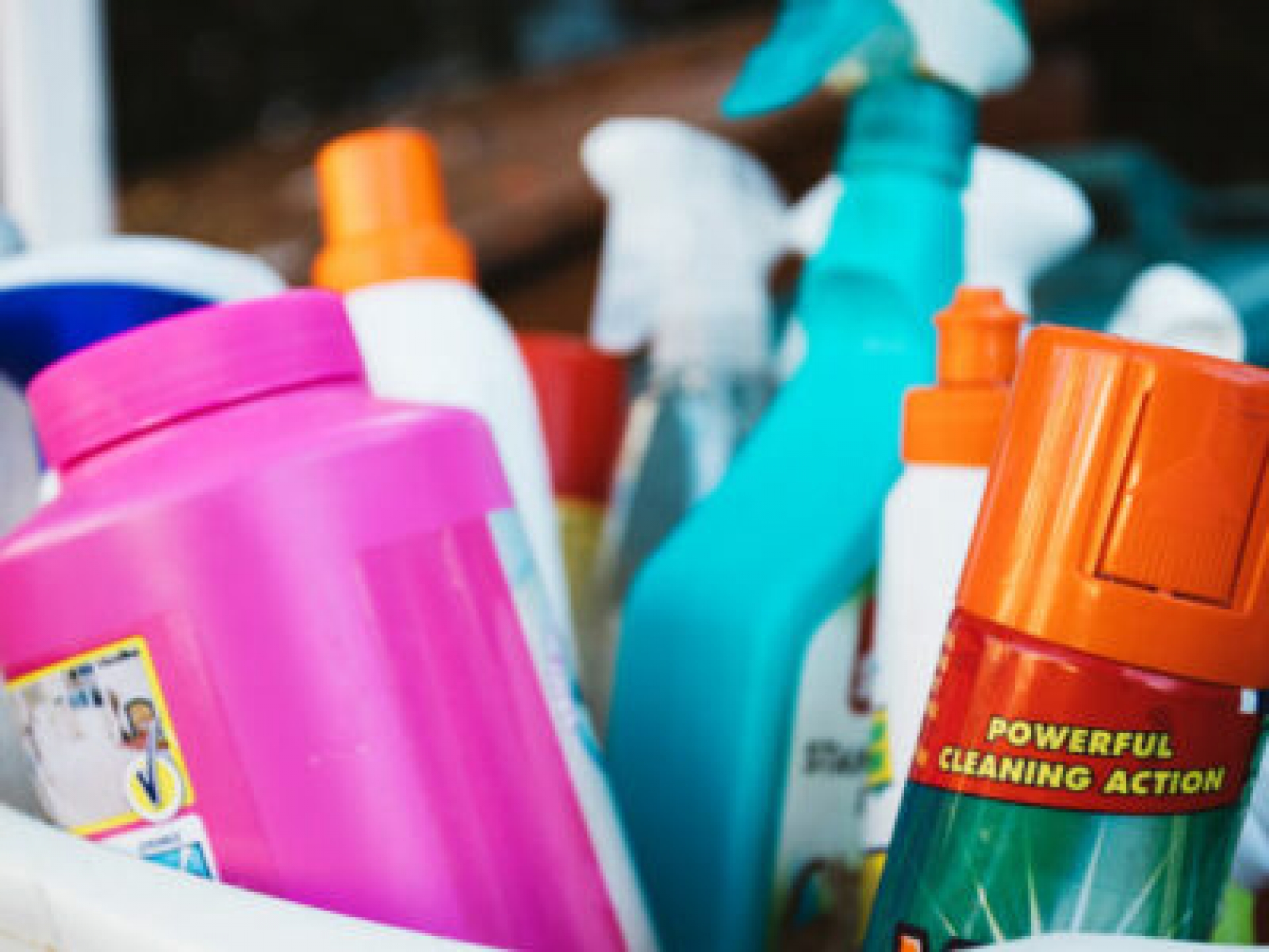 Agencia de EU aprueba dos productos desinfectantes contra el COVID-19