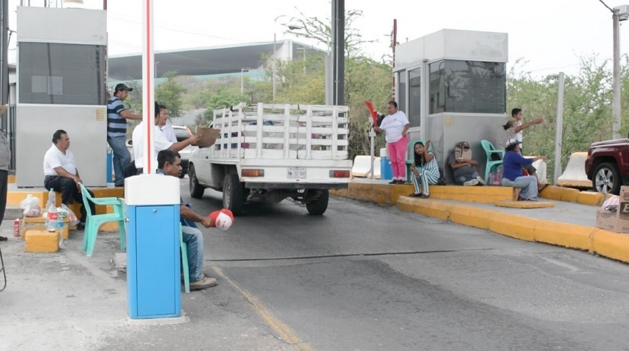 Residentes de Xochitepec rechazan propuesta de cuota en casetas