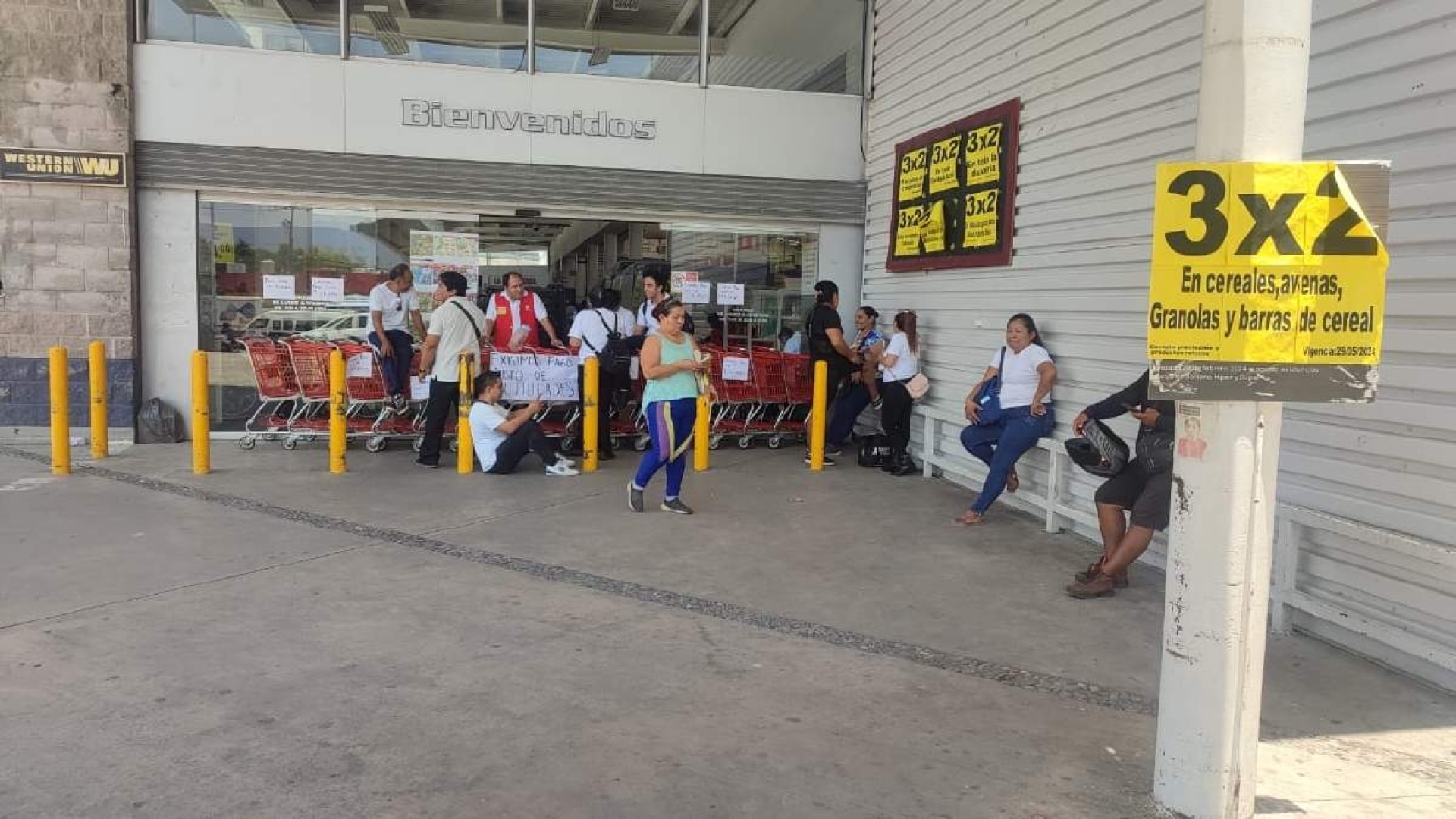 Despiden a cuatro trabajadores de supermercado en Jojutla