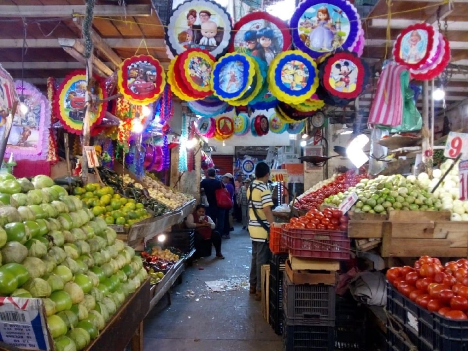 Anuncian descacharrización en mercados públicos
