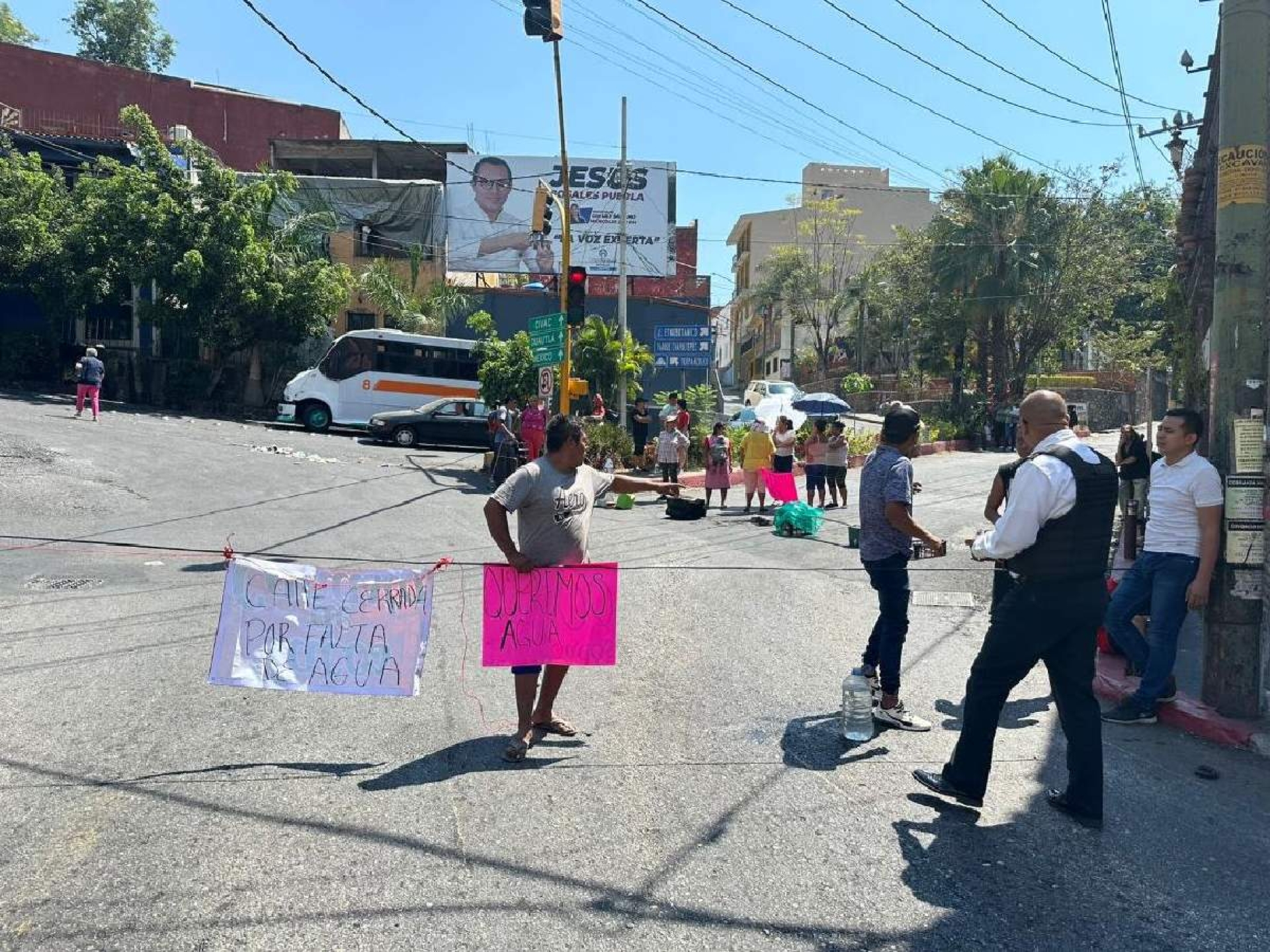 Protestan por contaminación de agua