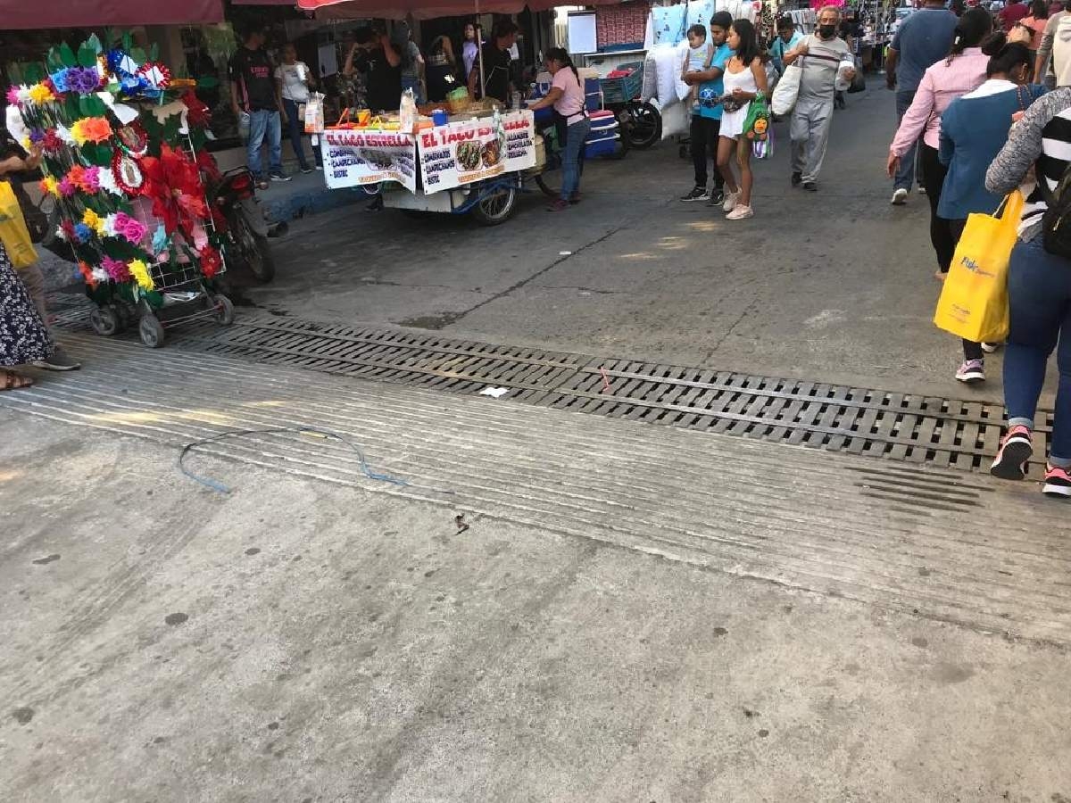 Reclaman por deficiencias en remodelación del zócalo de Cuautla