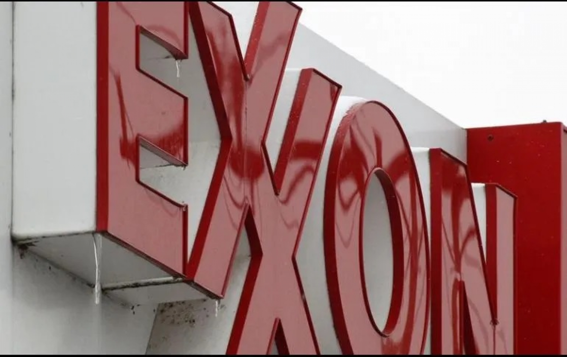 Exxon Mobil sale del índice Dow Jones tras caída en acciones