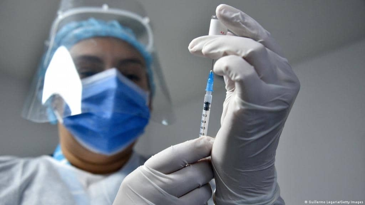 Unión Europea pide preparar cuarta dosis de la vacuna COVID