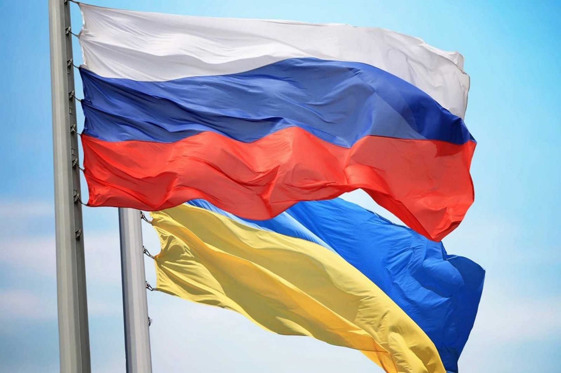 Rusia y Ucrania inician tregua de Pascua en medio de tensiones