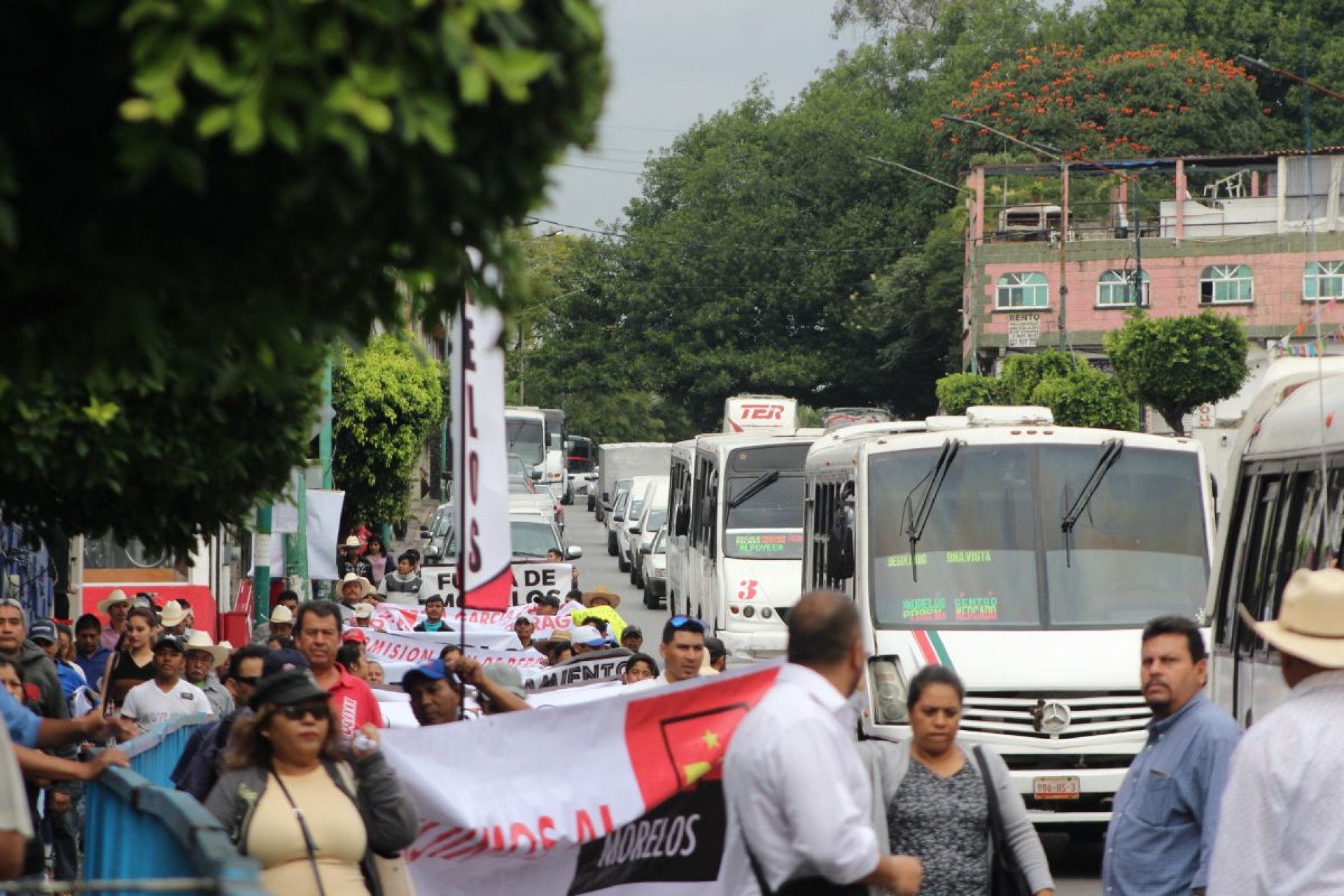 Marchan para exigir el cese de fiscales