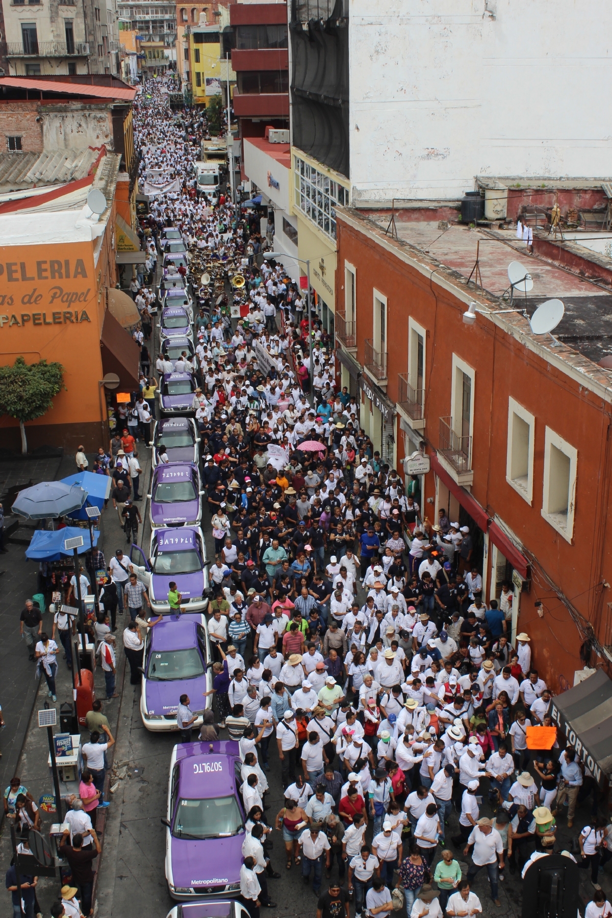Une marcha a sectores sociales
