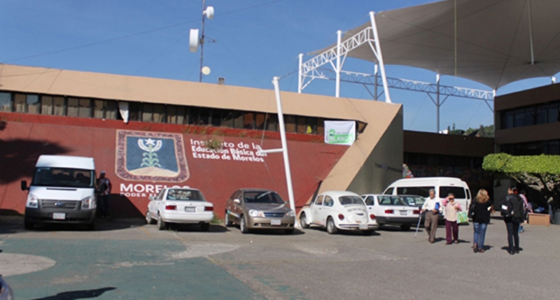 Entregará IEBEM plazas de docente