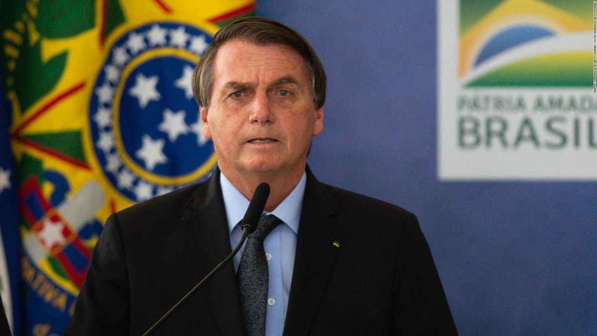 Jair Bolsonaro crea comité de crisis contra COVID en Brasil