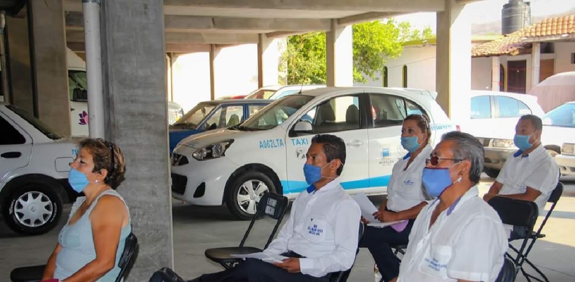 Capacitan a taxistas amacuztecos