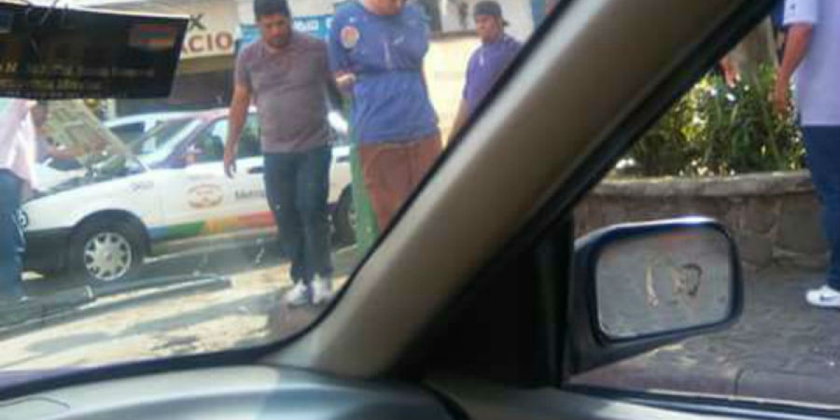 Amarran a presunto ladrón en el barrio de Gualupita