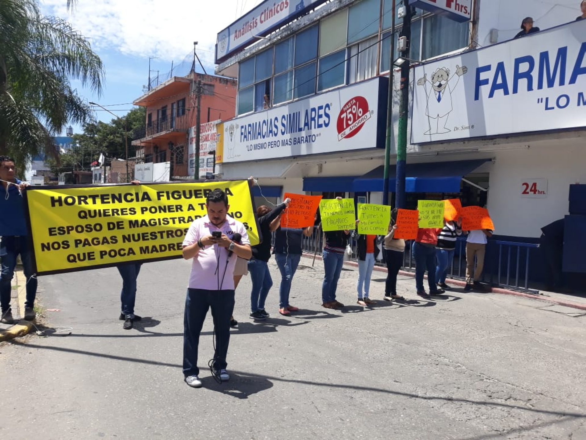 Supuestos trabajadores del Congreso exigen pago de quincenas