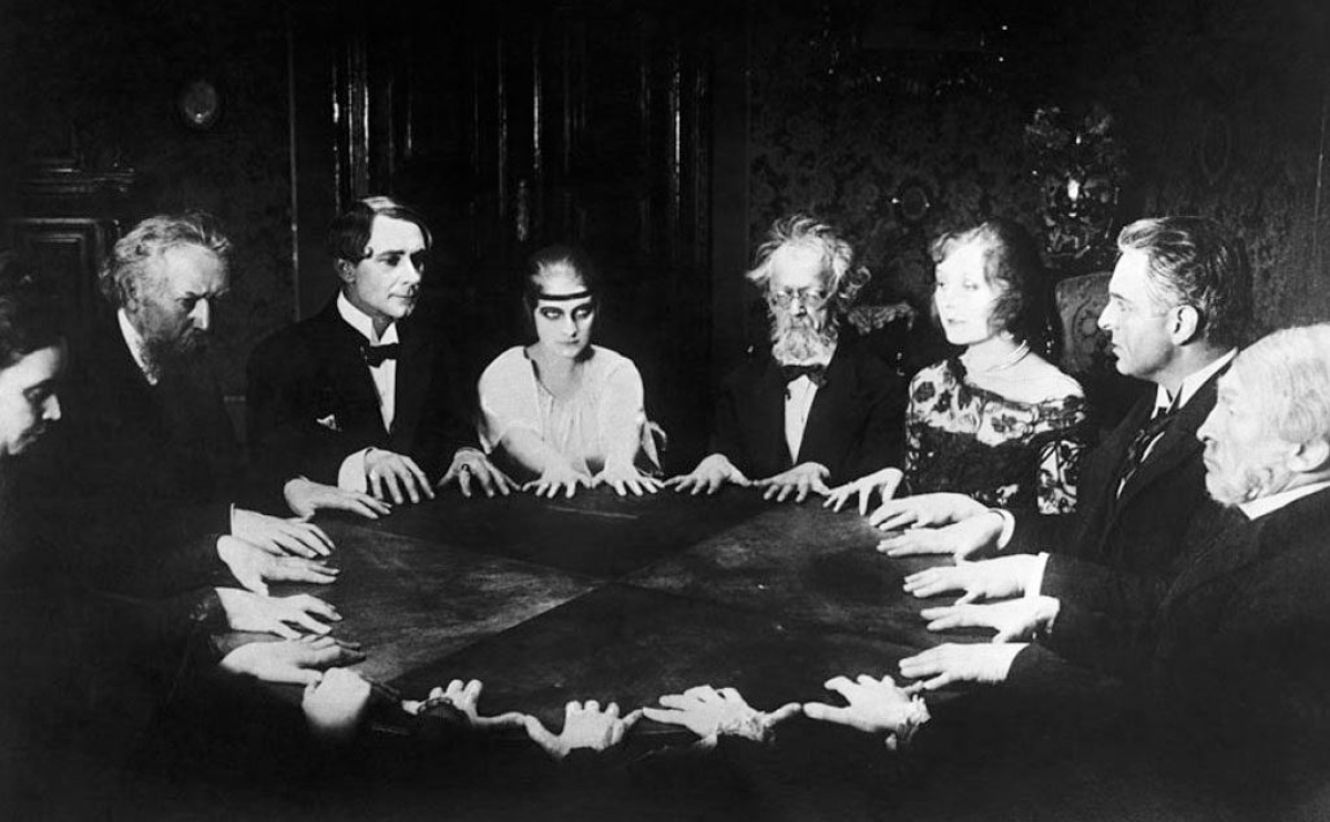 Sucesos paranormales: ¿por qué algunas personas pueden escuchar las voces de los muertos?