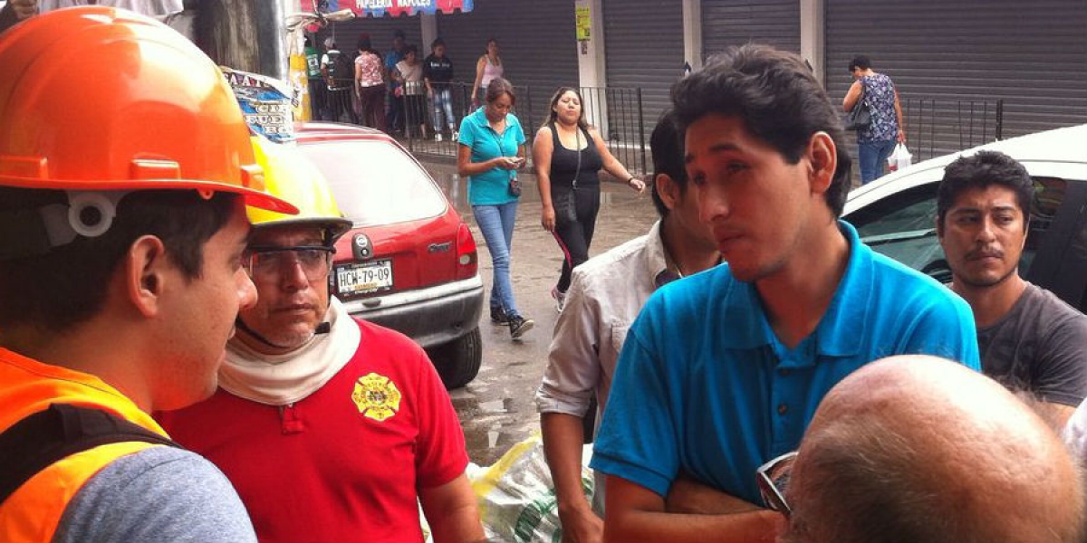 Reclaman comerciantes afectados en Jojutla que les permitan sacar su mercancía