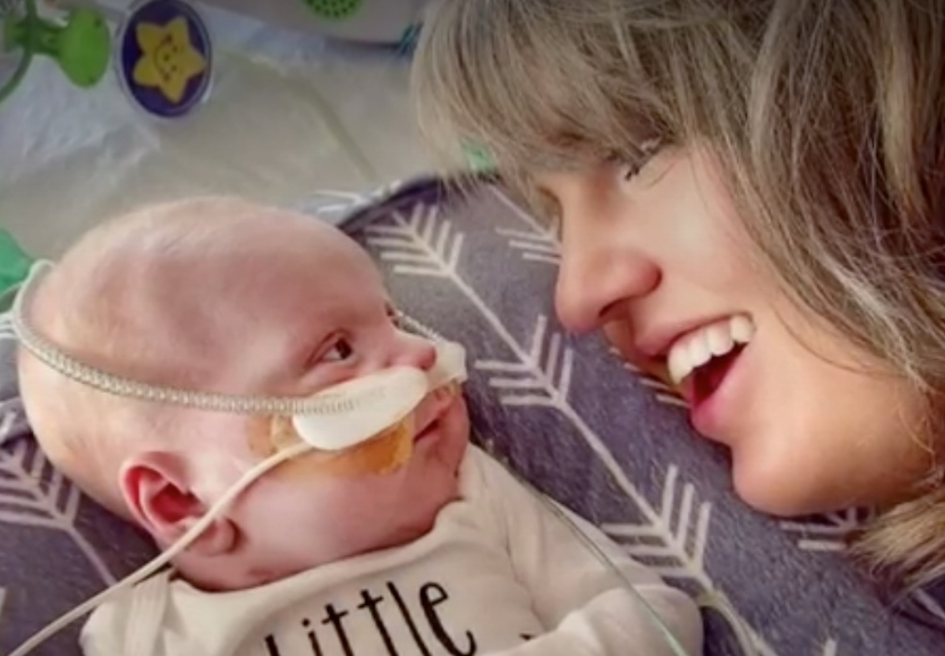 Sonrisa de bebé que nació con la mitad de su corazón devuelve esperanza