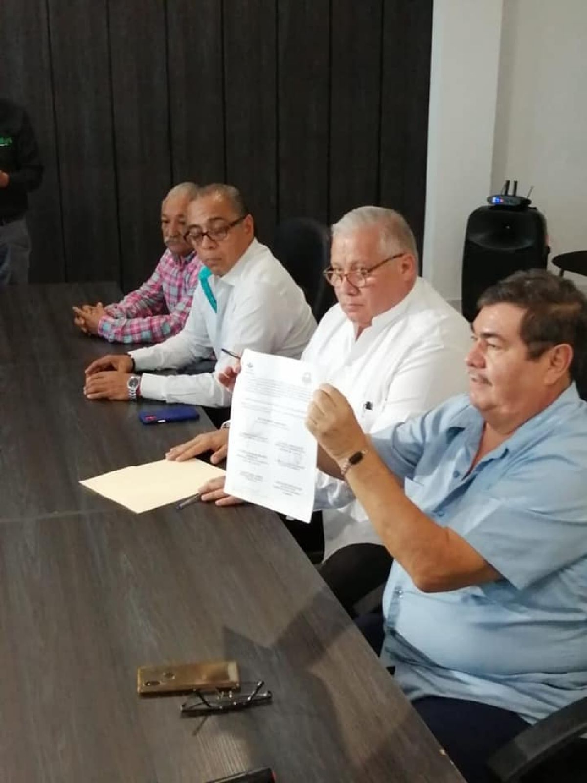 Firman SAPAC y sindicato aumento del 4%