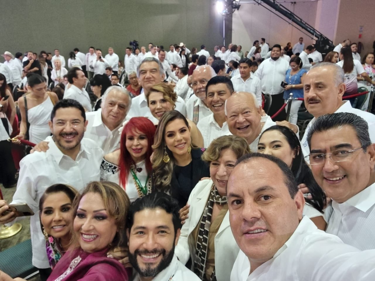 Presente el gobernador Cuauhtémoc Blanco en el quinto informe de gobierno del presidente AMLO