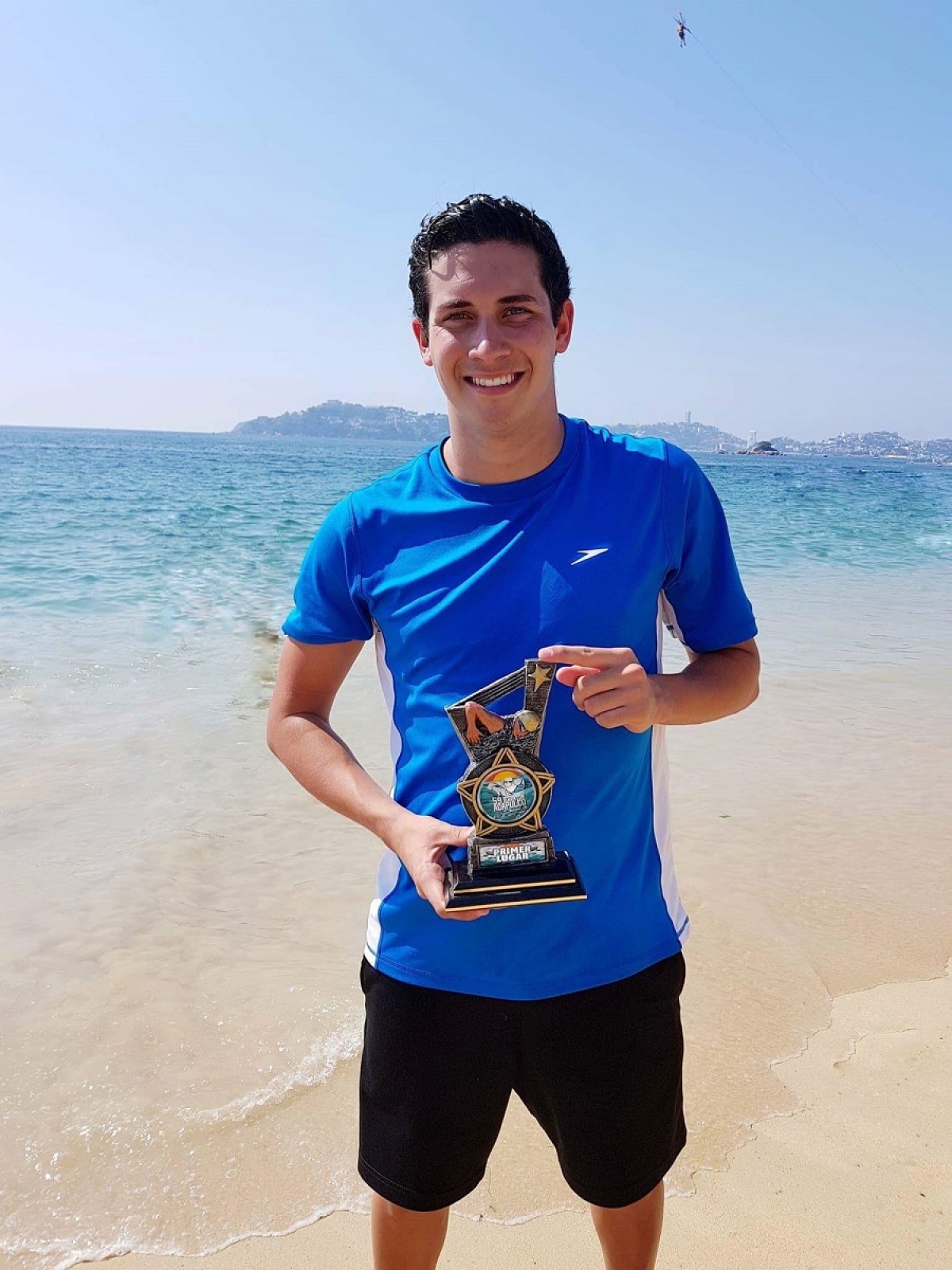 Roberto del Río rompe récord en Acapulco