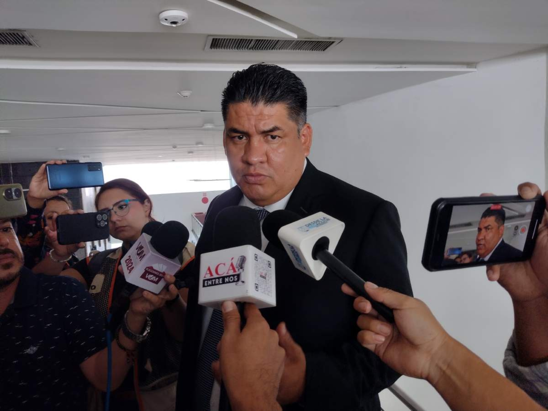 Buscan diputados electos acercamiento con Margarita González Saravia