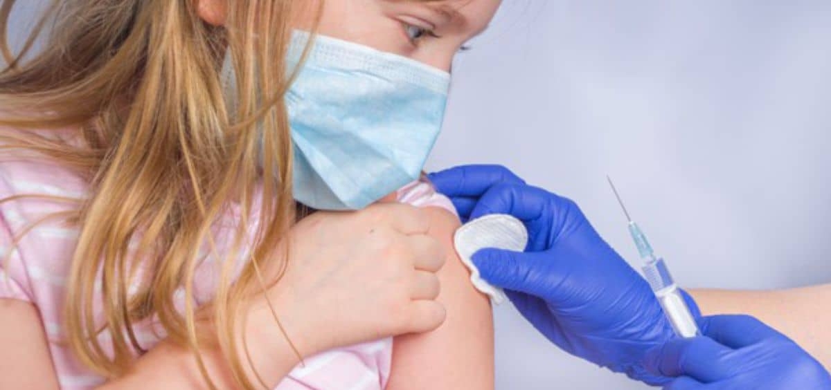 Niños de 12 a 15 años podrán vacunarse contra COVID con permiso de sus padres